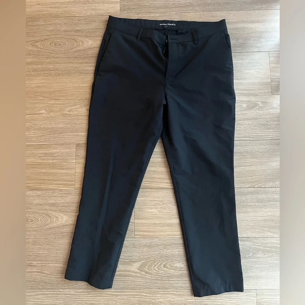 Banana Republic Pants Mens Size 38x30 Long Black Slim Tapered Lightweight Tech